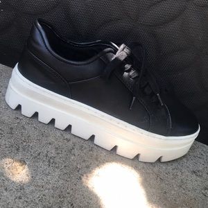 Steve Madden Black leather high platform shoes